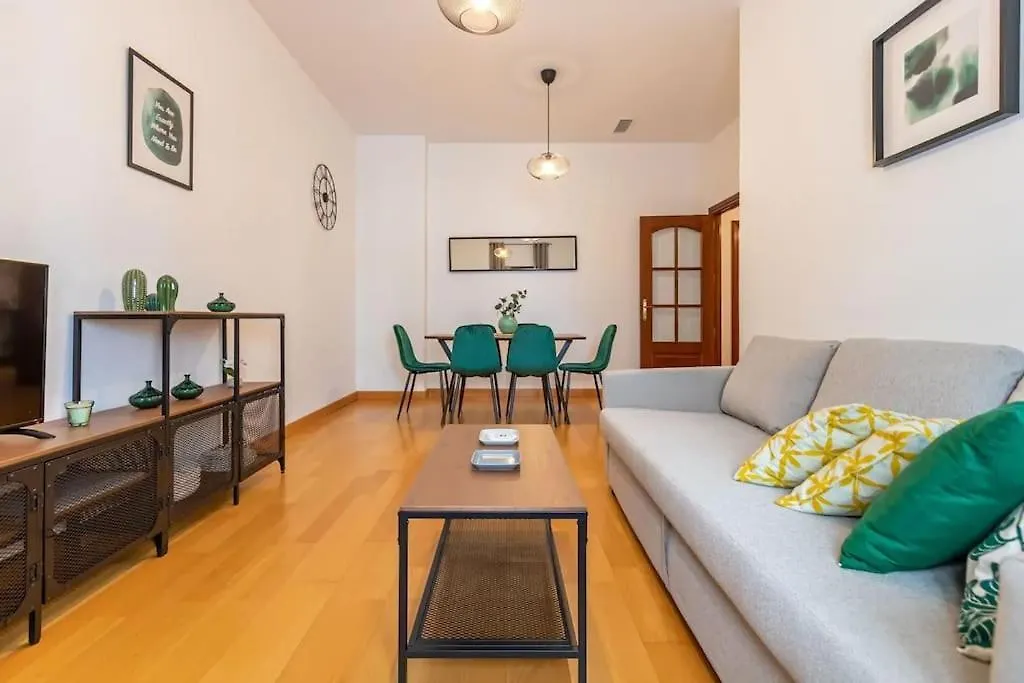 Jdcbl - Peaceful Wonderful Apartment In City Center contacts